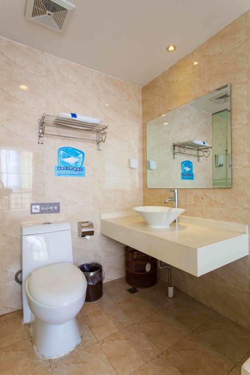7Days Inn Wuzhou South Railway Station Cangwu Номер фото