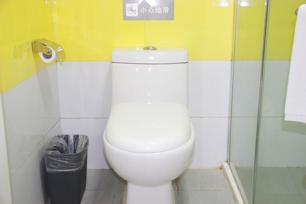 7Days Inn Wuzhou South Railway Station Cangwu Экстерьер фото